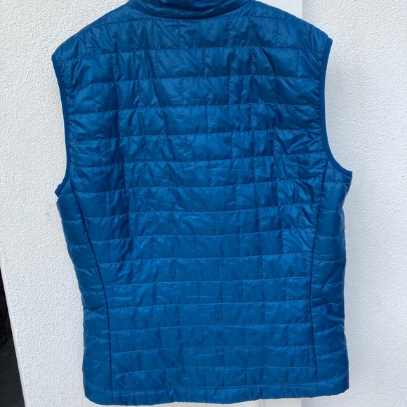 Like New Men's Patagonia Nano Puff Vest (Medium) - Picture 3 of 4